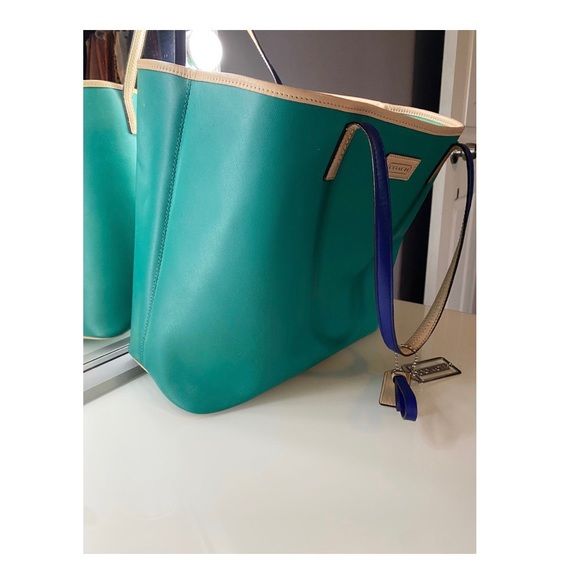 ‘Like-New Leather Coach Tote’👜 - Picture 2 of 12